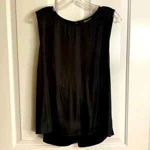 EUC WOMENS DOLAN TOP black size medium twist back